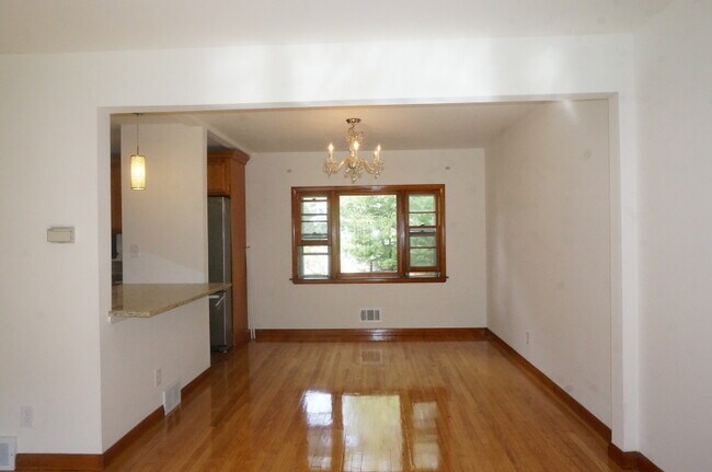 Building Photo - 28 Belmont Dr