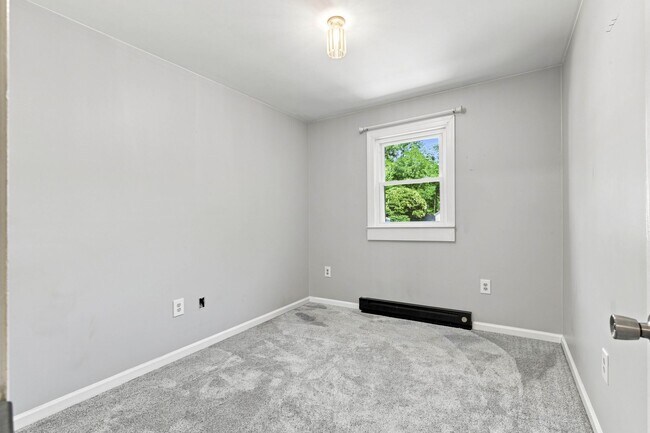 Building Photo - 1008 Cloverton Dr