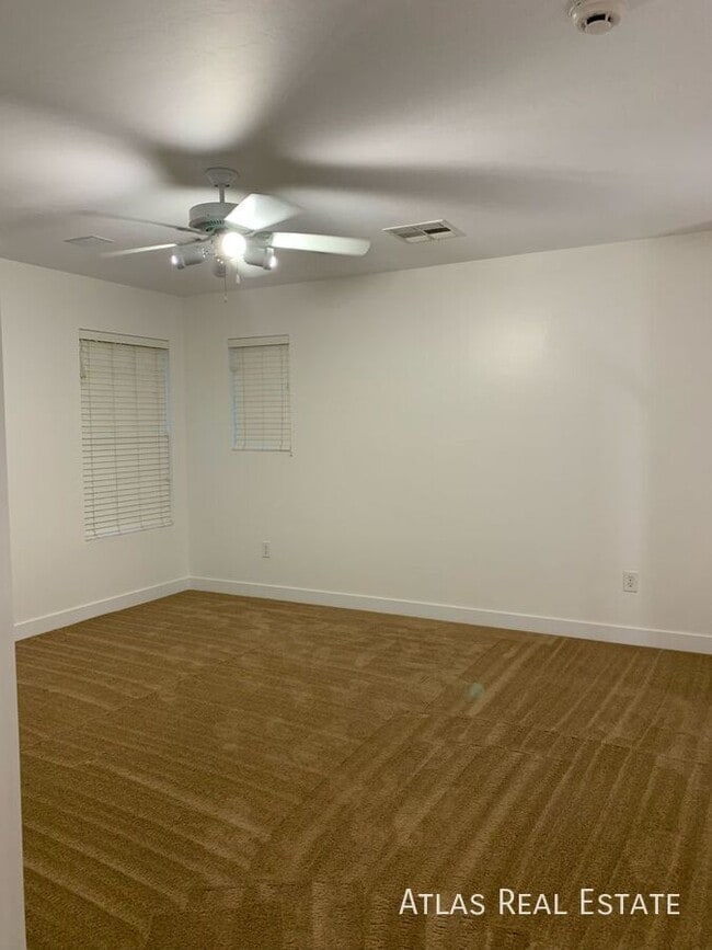 Building Photo - 4125 E Baylor Ln