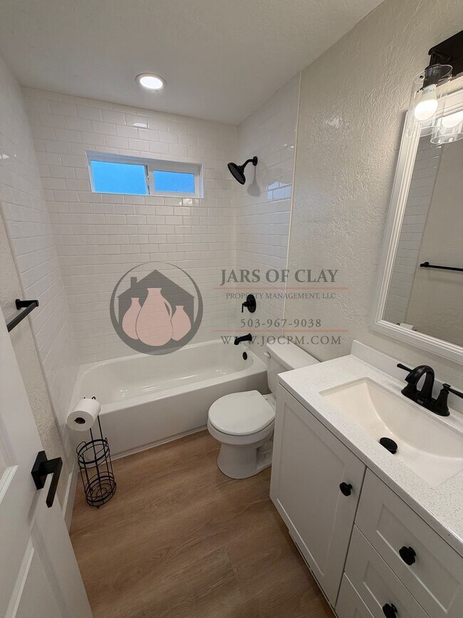 Building Photo - Berry Property #2025-1766