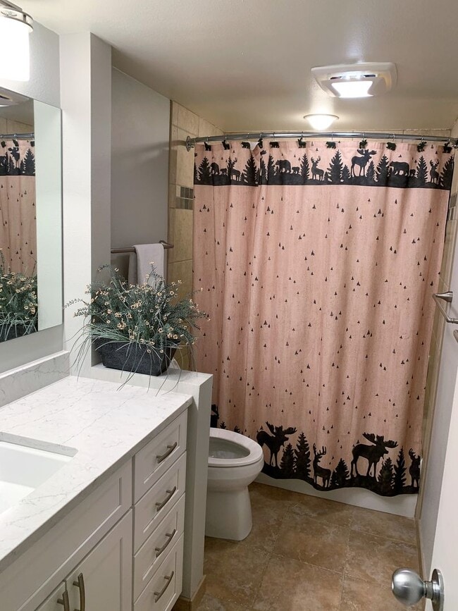 Building Photo - Summer Seasonal Rental- Sts. John 2543