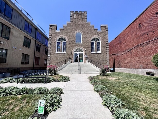 Building Photo - 625 Park Rd NW