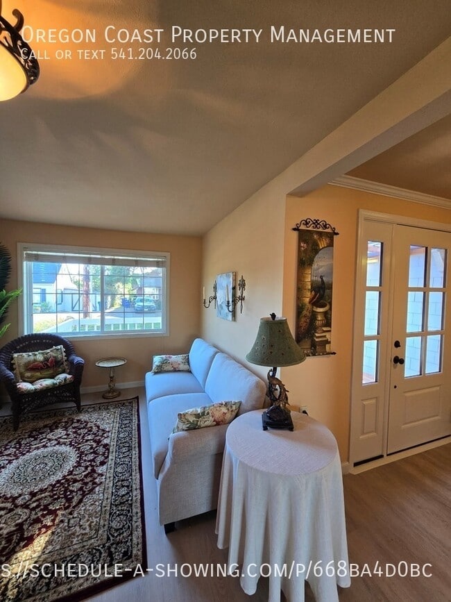 Building Photo - 1441 NW 20th St