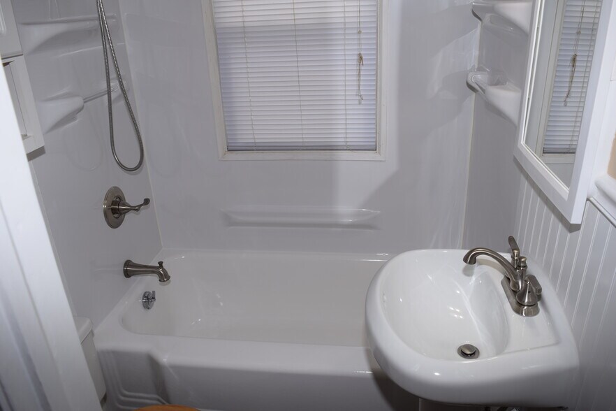 New sink and fixtures - 423 32nd St NE
