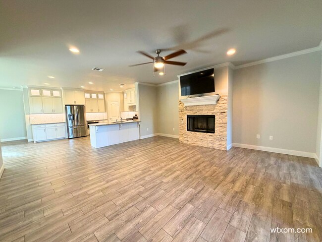 Building Photo - Modern 3-Bedroom Home with Office in The Greenways