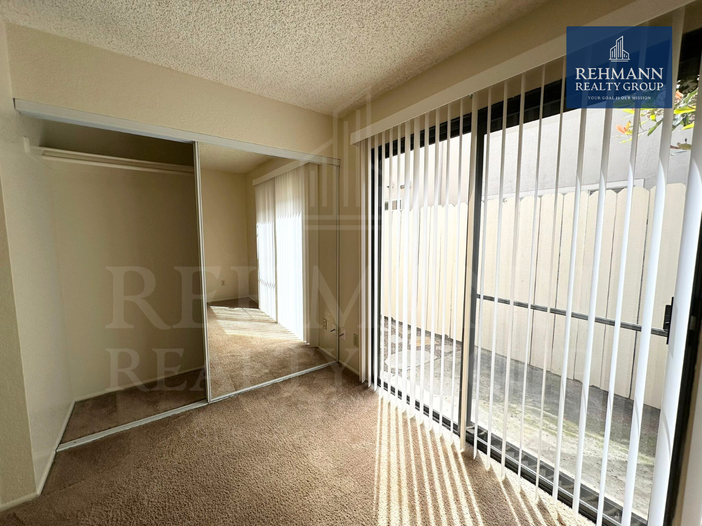 Building Photo - 4177 Iowa St