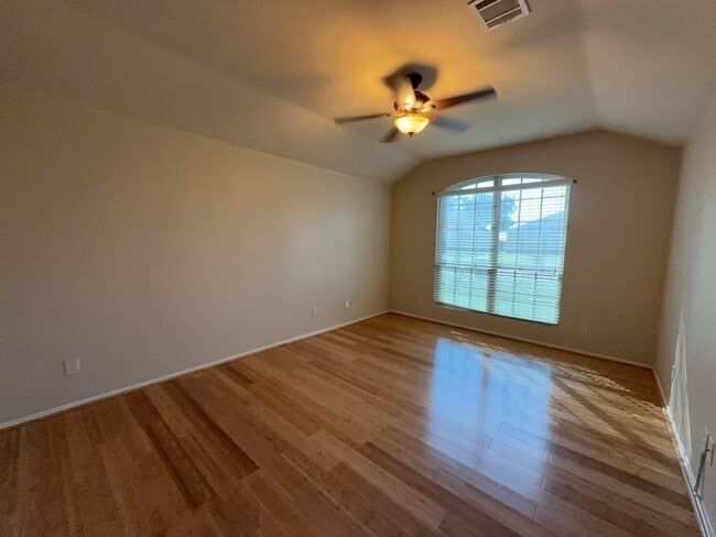 Building Photo - 2333 Cedarwood Dr