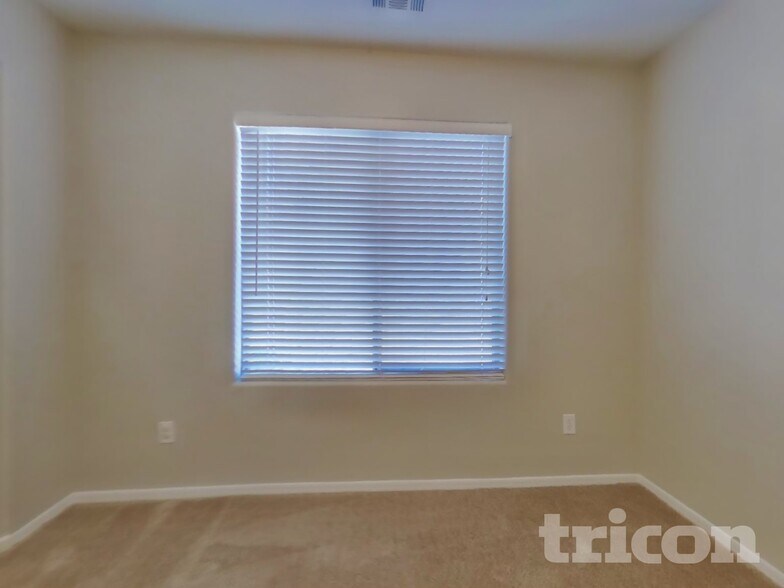 Building Photo - 3227 W Dancer Ln