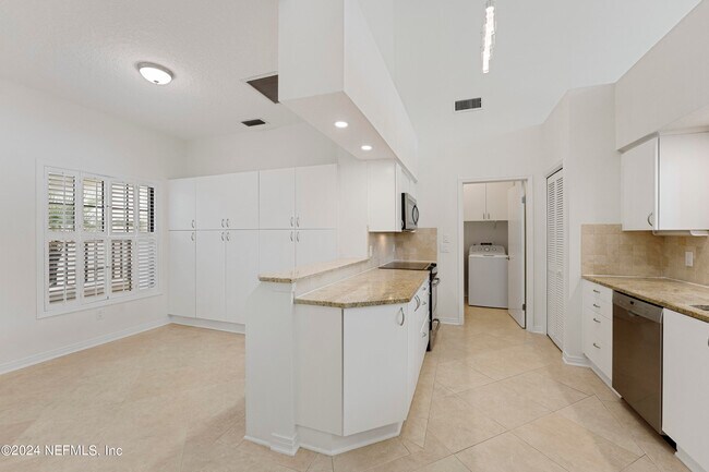 Building Photo - 9006 Portsmouth Ct
