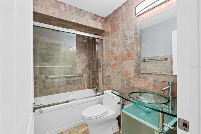 Building Photo - 4949 Village Garden Dr