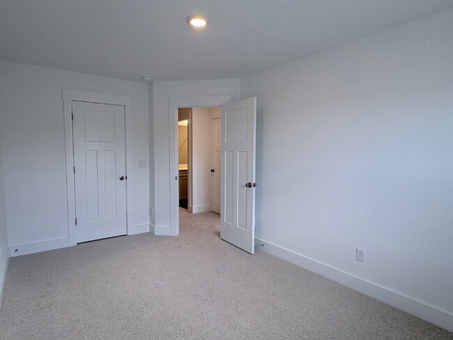Building Photo - Brand-New 3BR Townhome with Garage in Clayton Crossing