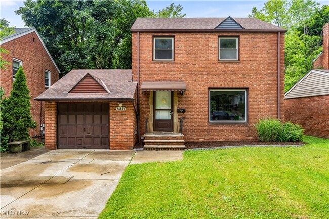 Primary Photo - 24571 Hawthorne Dr