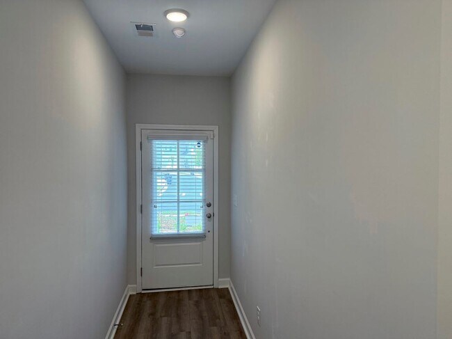 Building Photo - 3614 Silvery Wy