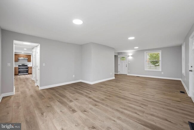 Building Photo - 1520 Dorchester Ave