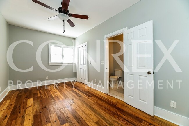 Building Photo - 5 Bedrooms in Downtown Charleston!