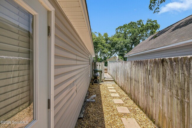 Building Photo - 413 Palmetto St