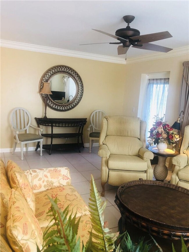 Building Photo - 137 Farnham F