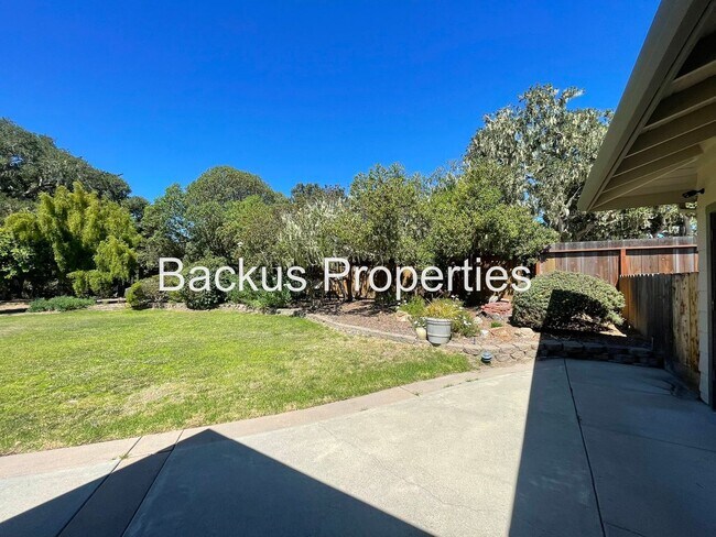 Building Photo - Beautiful home in the Heart of Monterey