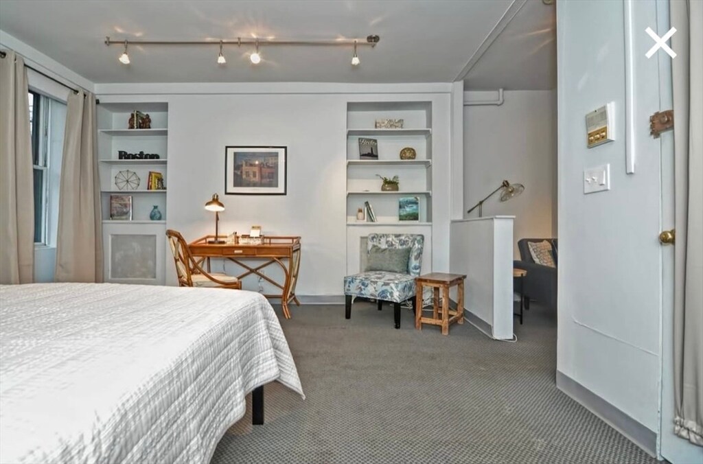 Building Photo - 49 Charles St