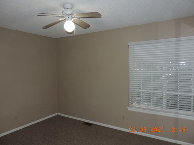 Building Photo - 4240 S Mobile Cir
