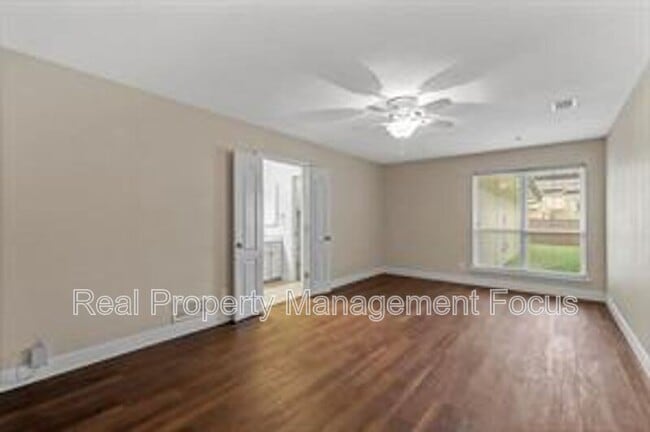 Building Photo - 14722 Overview Dr