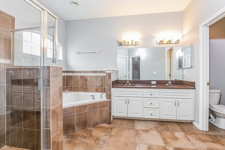 Building Photo - 7012 Brenton Manor Ln