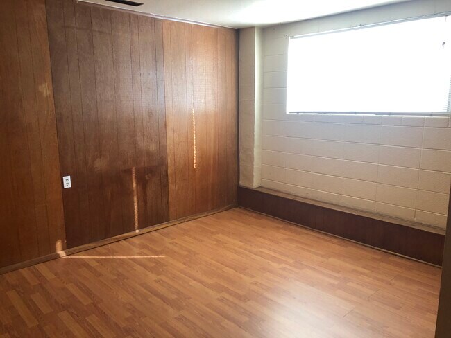 Building Photo - 364 Ruxton Ave