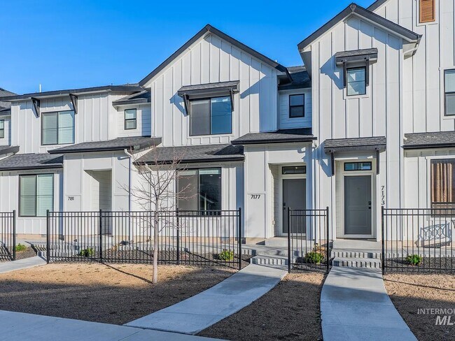 Building Photo - 7177 W Madronawood St