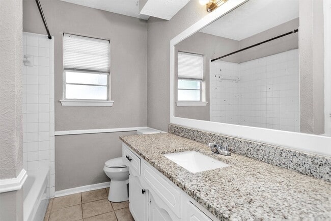 Building Photo - 23914 Spring Gum Dr