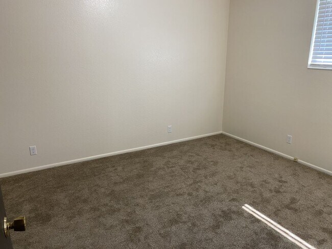 Building Photo - Super Cute 2 Bed 2 Bath in Murray