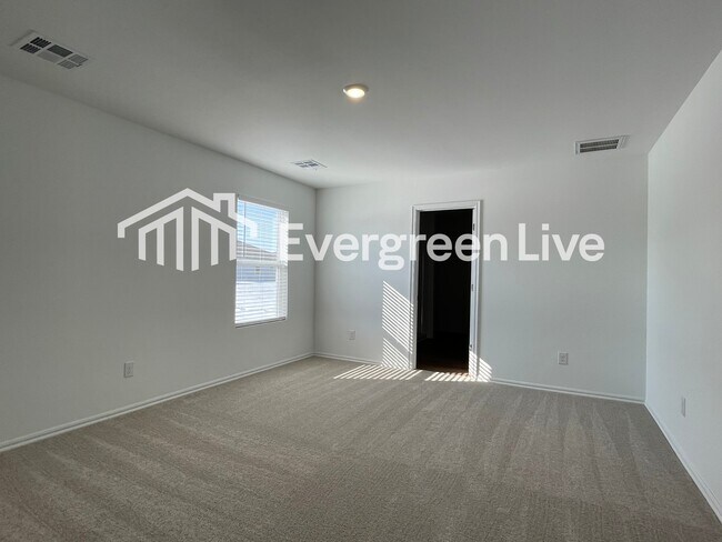 Building Photo - 10012 SW 38th St