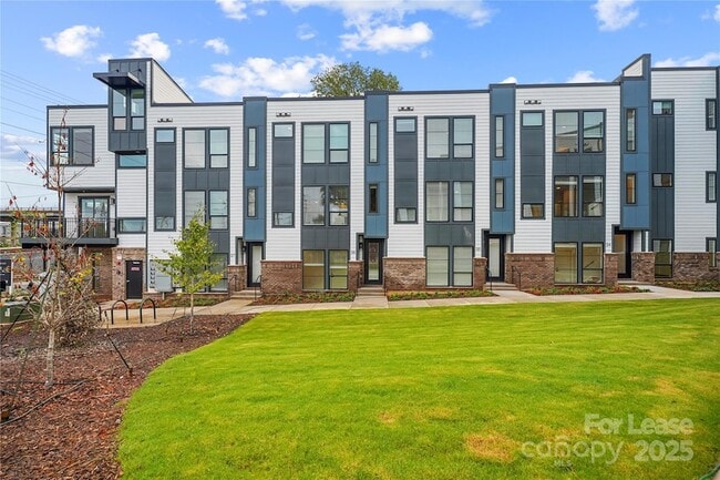 Building Photo - 411 Charles Ave