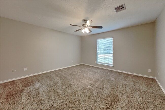 Building Photo - 12311 Oak Park Dr