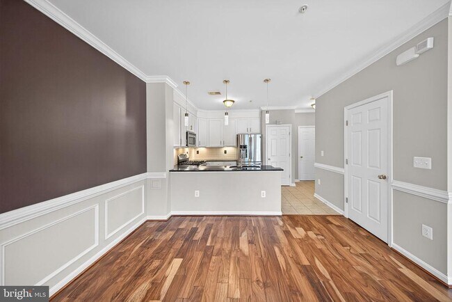 Building Photo - 15825 John Diskin Cir