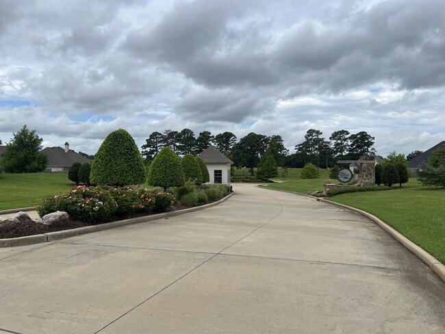 Building Photo - 46 Crowder Dr