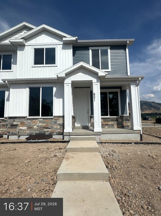 Building Photo - 851 E 270 S