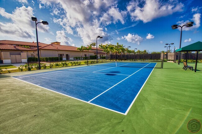 Building Photo - Annual Furnished Pet Friendly Twin Villa l...