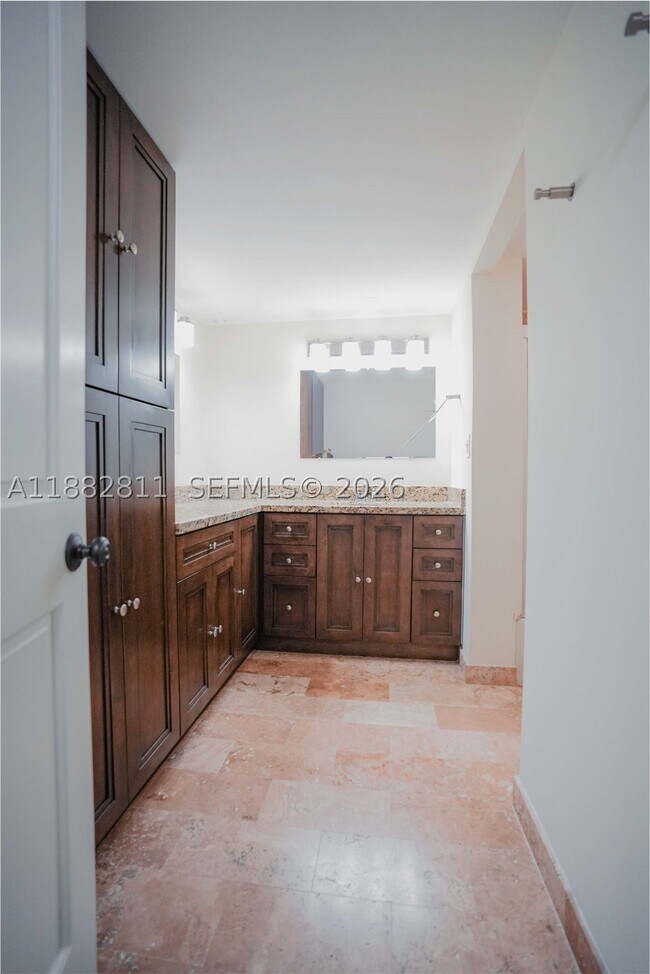 Building Photo - 6039 Collins Ave