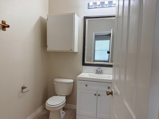 Building Photo - Three Bedroom Condo at Maitland Crossing in Orlando