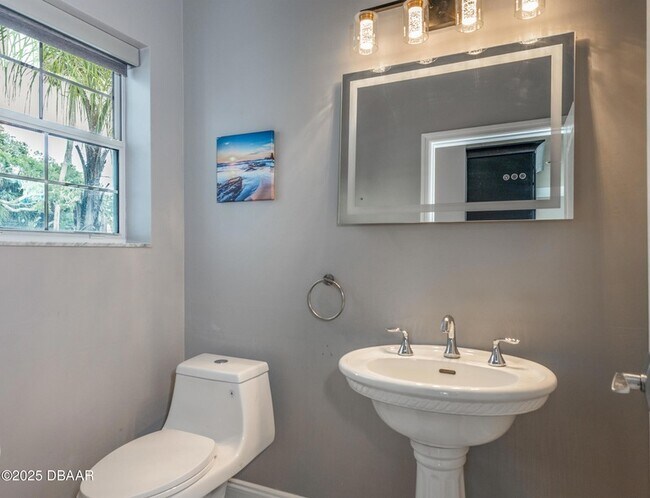 Building Photo - 3548 John Anderson Dr