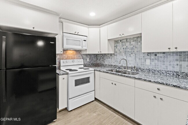 Building Photo - 6400 Edgemere Blvd