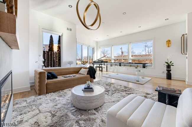 Building Photo - 301 Kingsland Rd