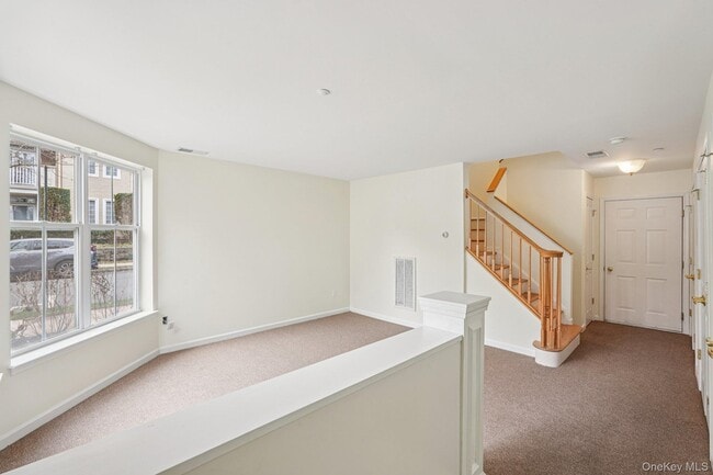 Building Photo - 2 Leeward Dr