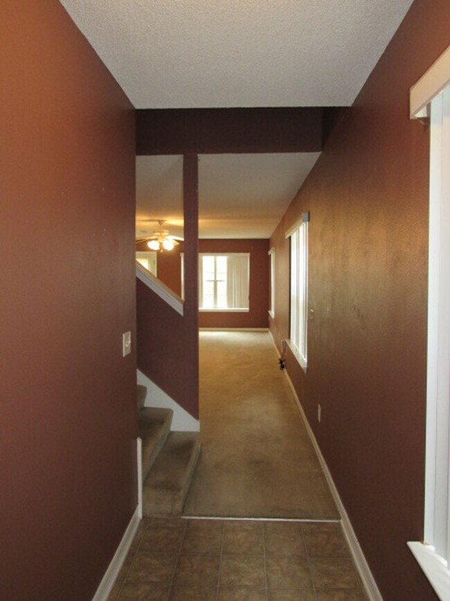 Building Photo - Centrally located with easy access to base...