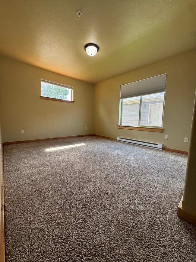 Building Photo - 171 Talon Way