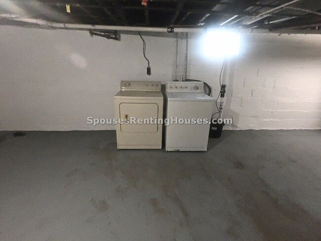 Building Photo - 530 N Chester Ave