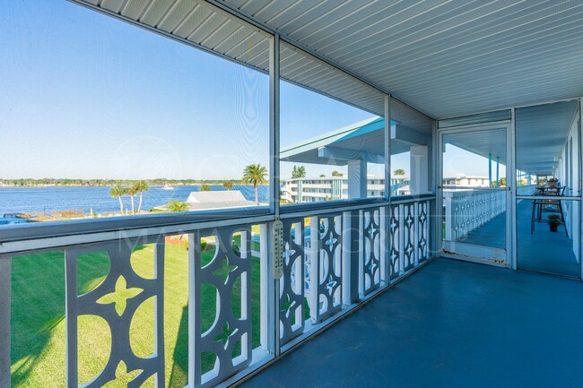 Building Photo - Riverfront Two Bedroom Condo