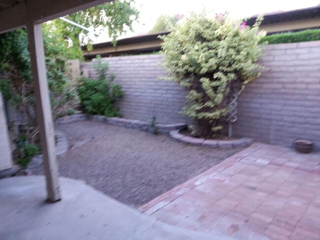 Building Photo - 2 bedroom townhome in Phoenix