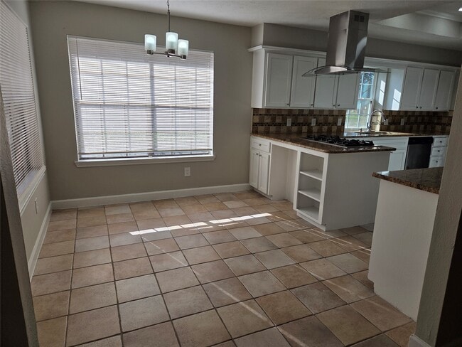 Building Photo - 14743 Charlmont Dr