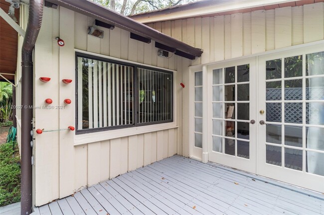 Building Photo - 3675 Park Ln